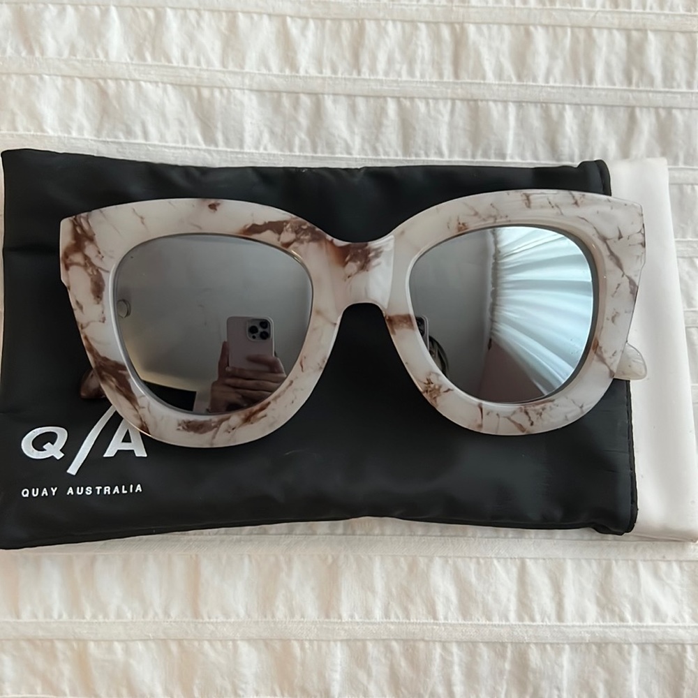 Quay marble sunglasses
